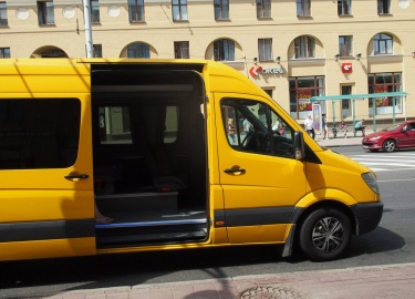 Маршрутка &ndash; это популярный вид транспорта, используемый во многих странах мира. Она представляет собой небольшой пассажирский автобус, предна...